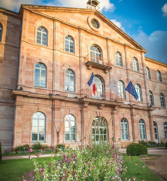 Office notarial accompagne également les collectivités publiques à Caluire-et-Cuire proche Lyon